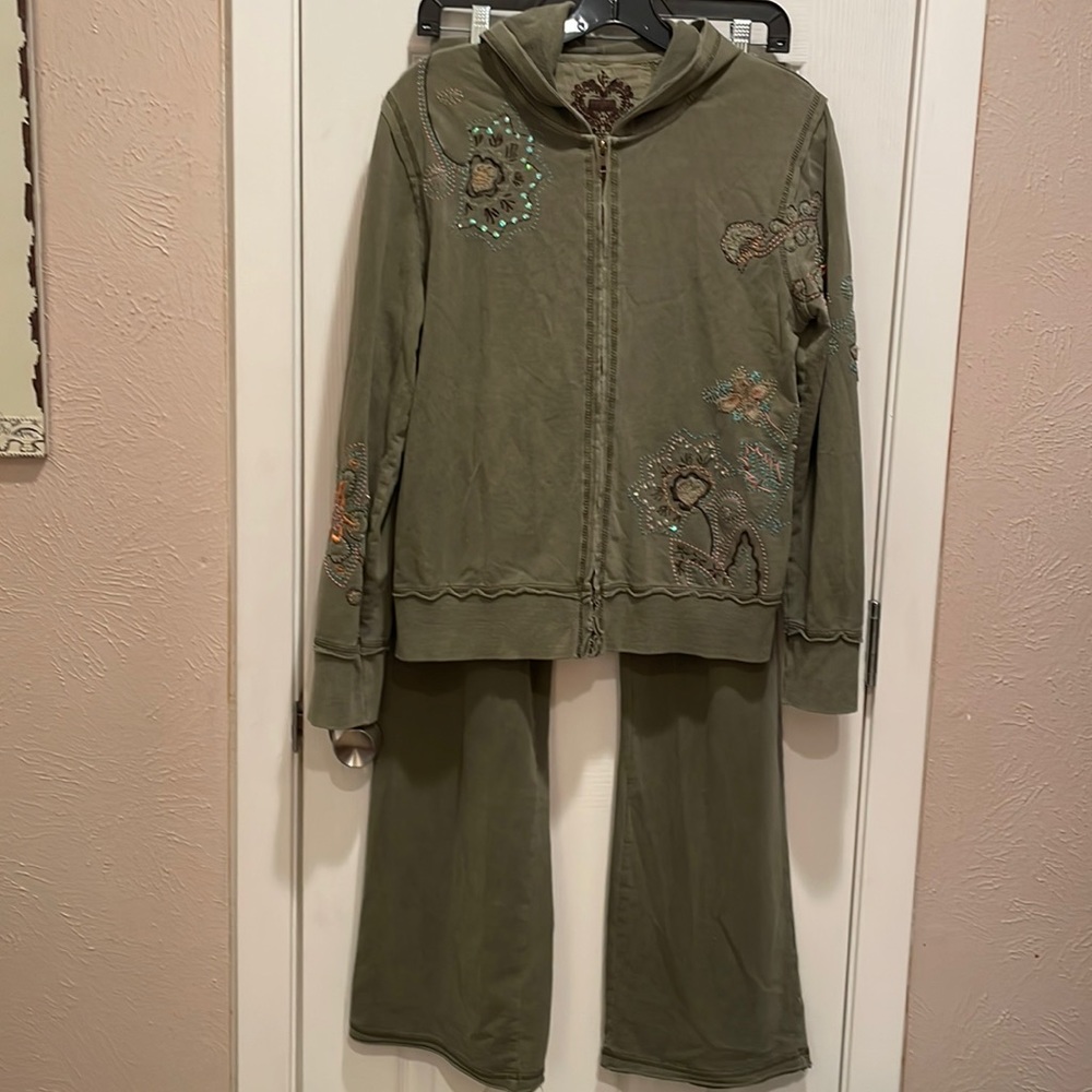 Women’s 2 piece lounge suit